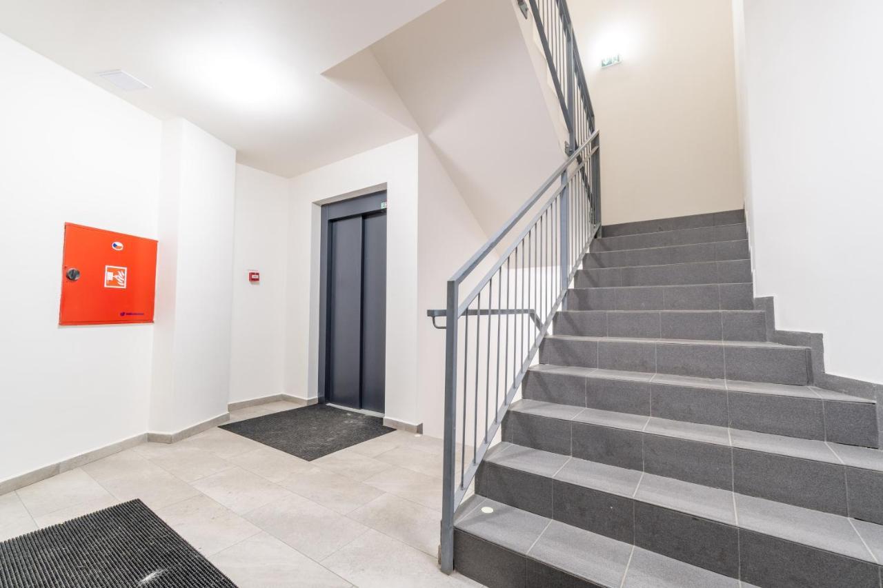 Brand New Studio Apartment # 42 In Brand New Building With Free Parking In The Center Prague Extérieur photo