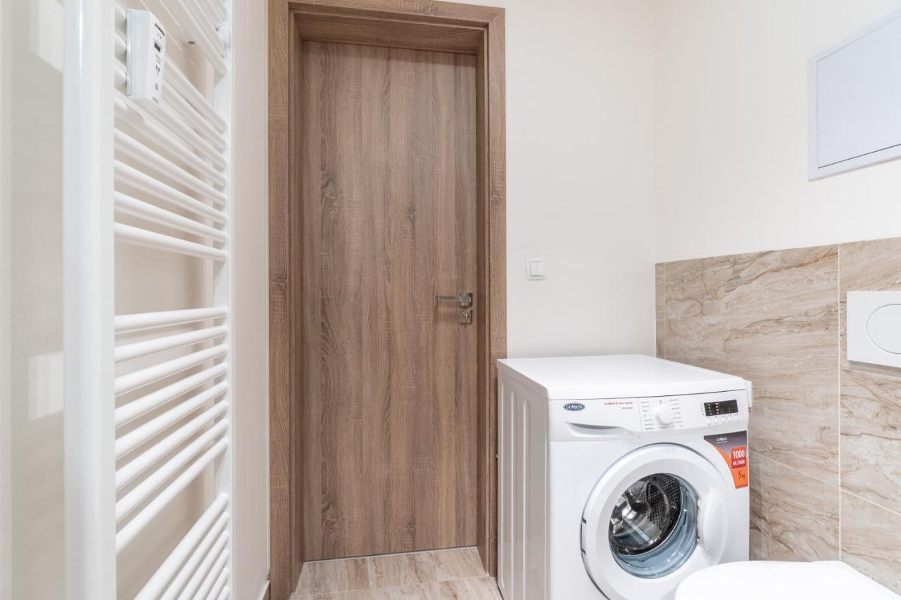 Brand New Studio Apartment # 42 In Brand New Building With Free Parking In The Center Prague Extérieur photo